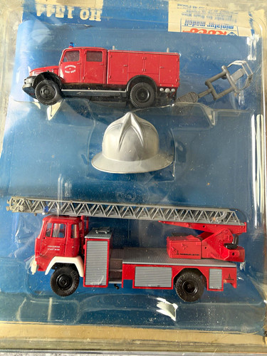 Feuerwehr modellfahrzeuge - 2x,